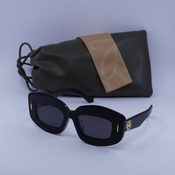 Loewe LW40114F 01A Sunglasses Shiny Black Cat Eye Frame, Smoke Lenses main image 9